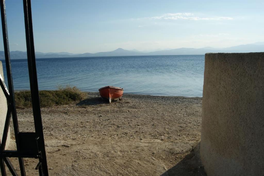 Villa House By The Sea At Skaloma, Loutraki Vouliagmeni-See Exterior foto